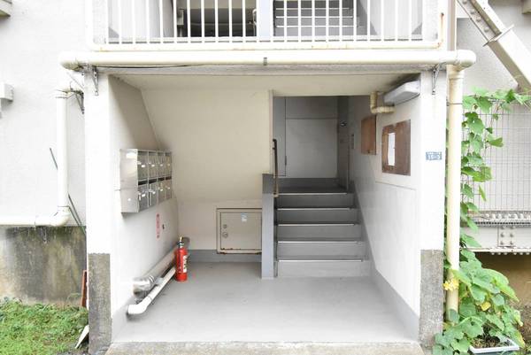 2/4 エントランス