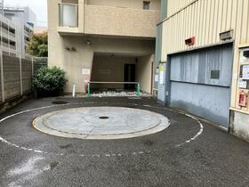 17/17 駐車場