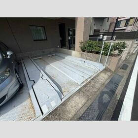15/15 駐車場