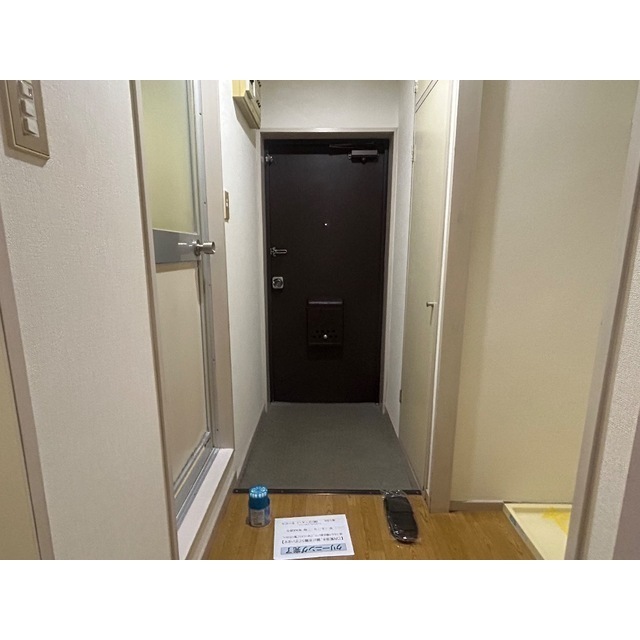 13/26 玄関