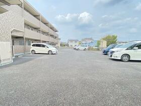 16/16 駐車場