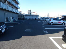 15/15 駐車場