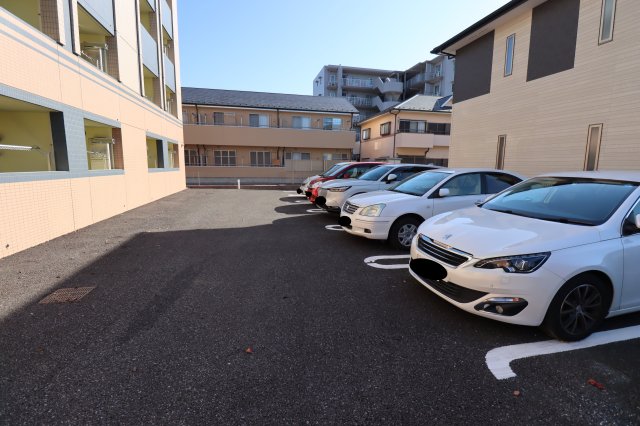 14/19 駐車場