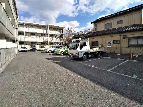 14/14 駐車場