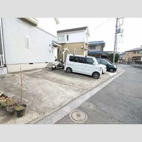 16/16 駐車場