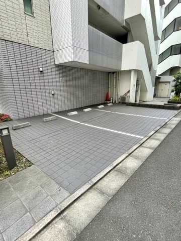14/17 駐車場