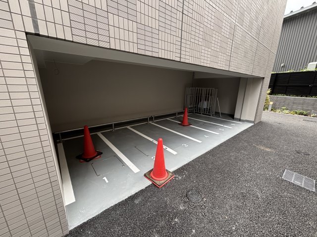16/21 駐車場
