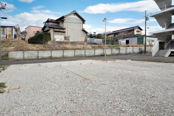 16/16 駐車場