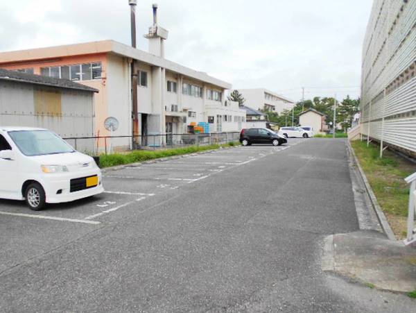 3/3 駐車場