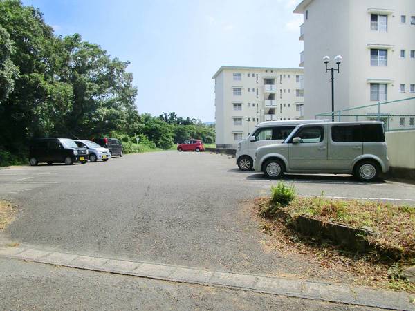 16/17 駐車場