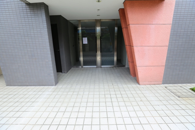 21/23 エントランス