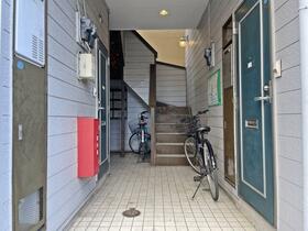 16/16 エントランス