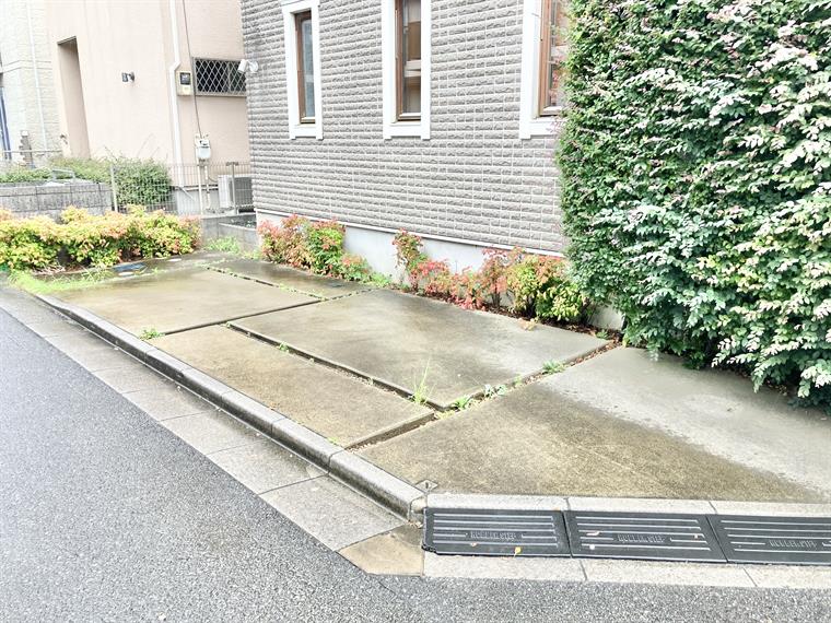 20/20 駐車場