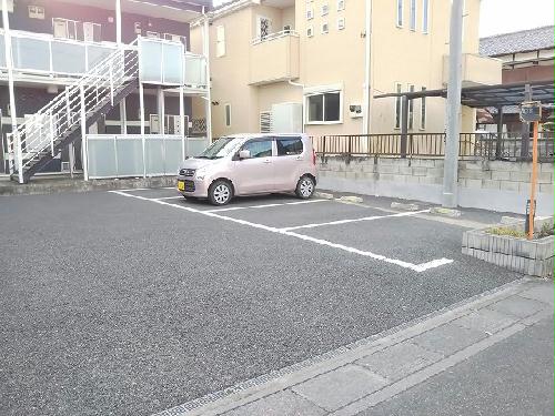 14/14 駐車場