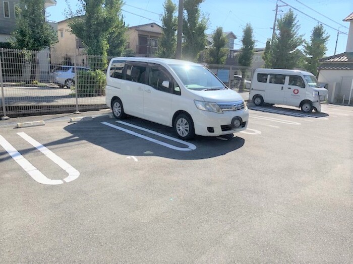 20/20 駐車場