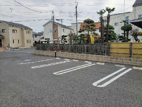14/14 駐車場