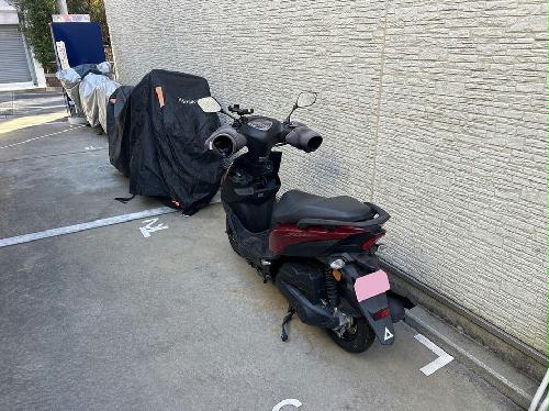 13/14 駐車場