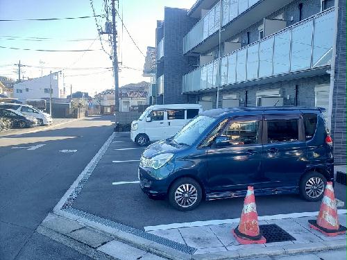14/14 駐車場