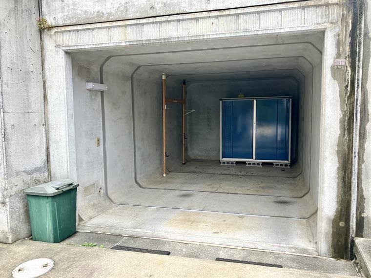 3/3 駐車場