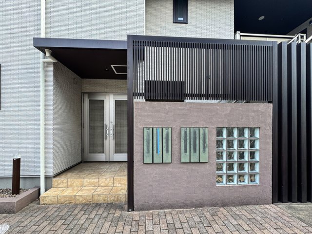 18/20 エントランス