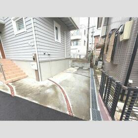 16/16 駐車場