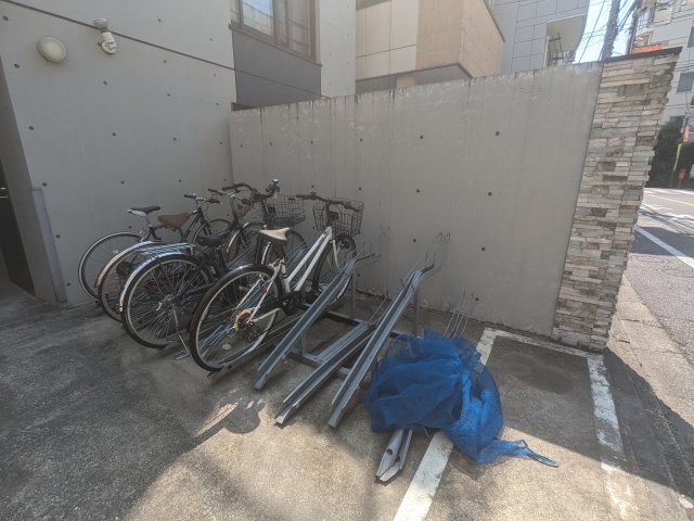 4/13 駐車場