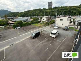 2/4 駐車場