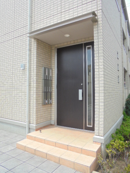 13/16 エントランス