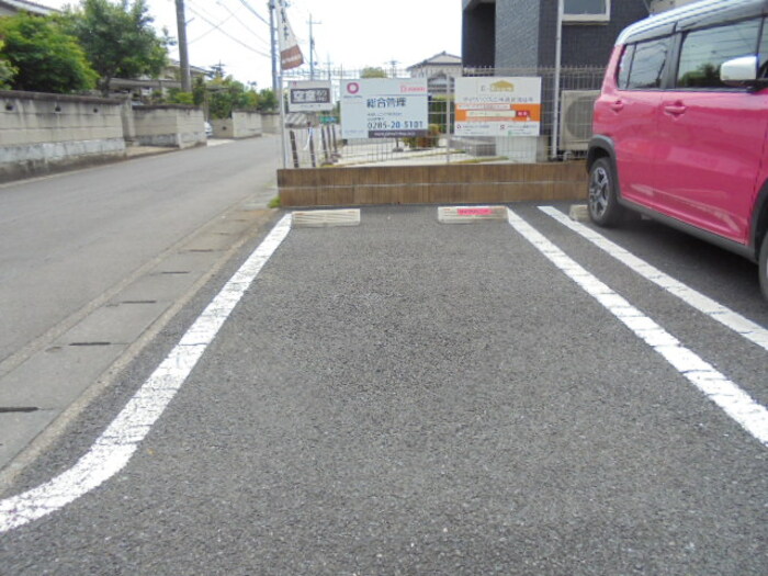 14/16 駐車場
