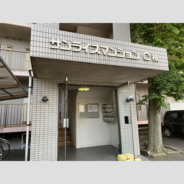 13/14 エントランス