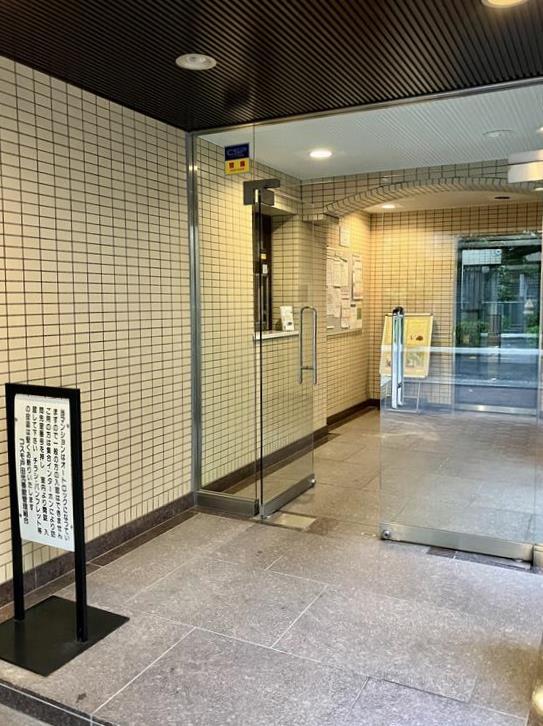 15/15 エントランス