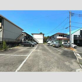 15/15 駐車場