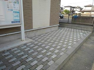 13/14 エントランス