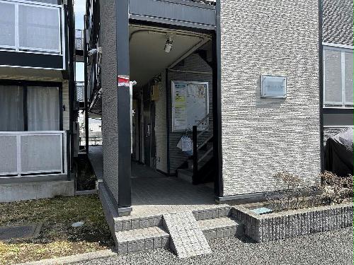 13/23 エントランス