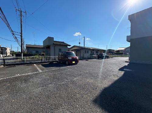 13/22 駐車場