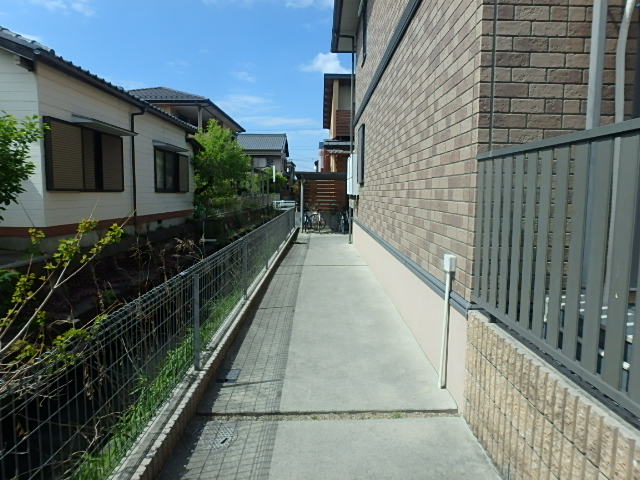 2/4 エントランス