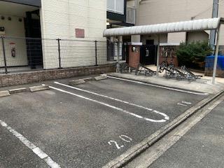 2/2 駐車場