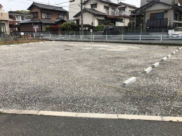 3/3 駐車場