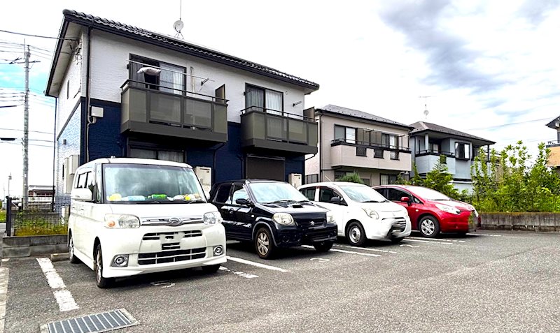 28/28 駐車場