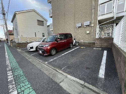 14/14 駐車場