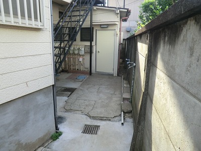 22/23 エントランス