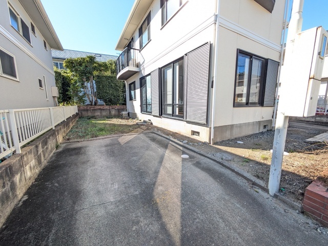 23/30 駐車場