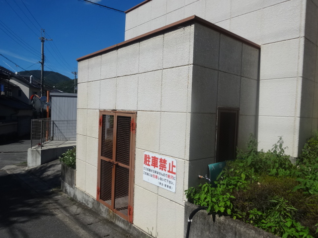 22/28 駐車場