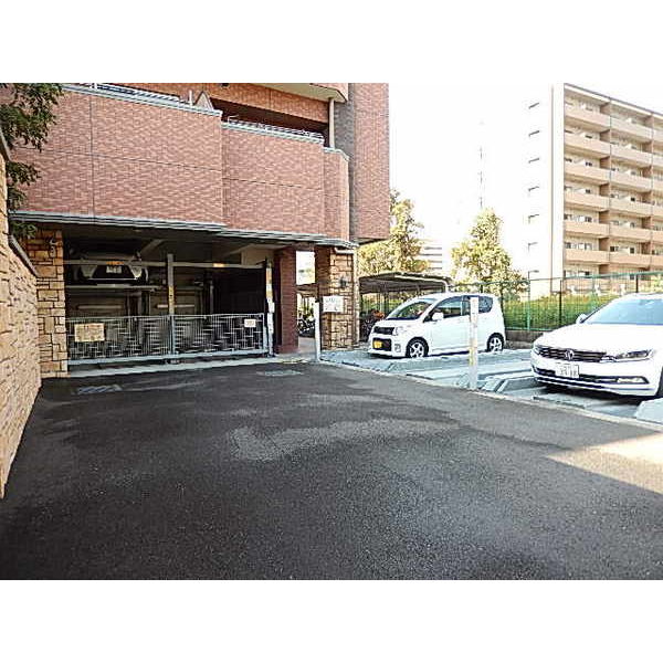 2/2 駐車場