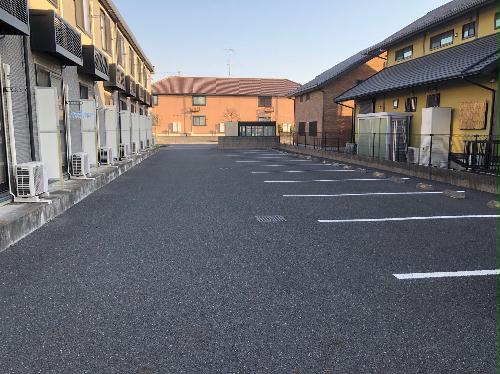 13/13 駐車場