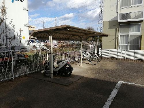 13/14 駐車場