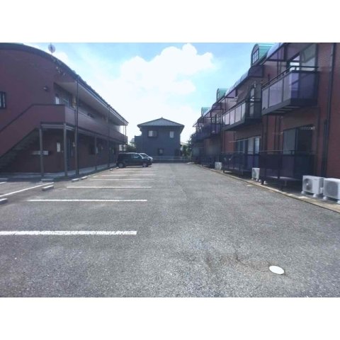 25/25 駐車場