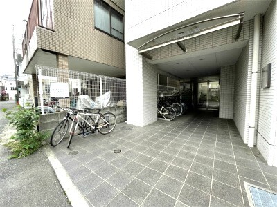 16/18 エントランス