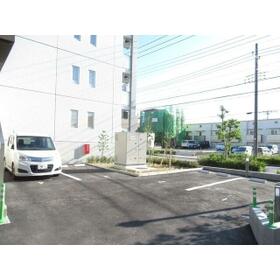 16/16 駐車場