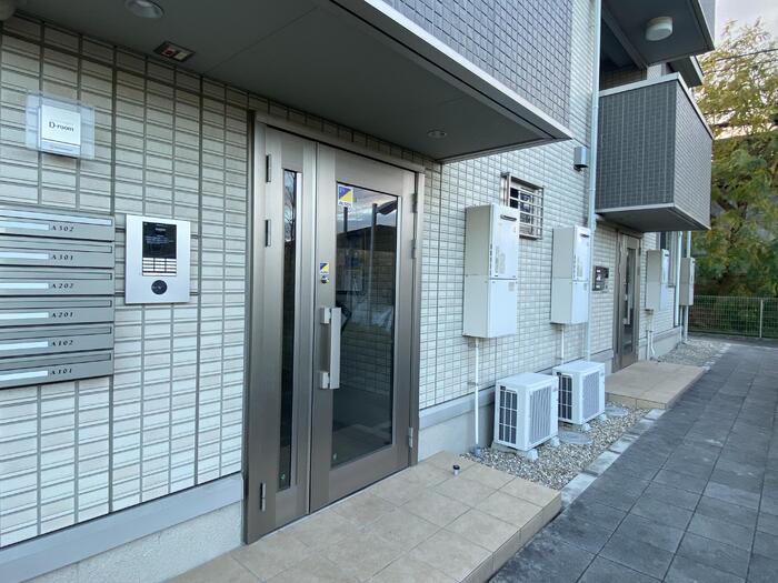 2/2 エントランス